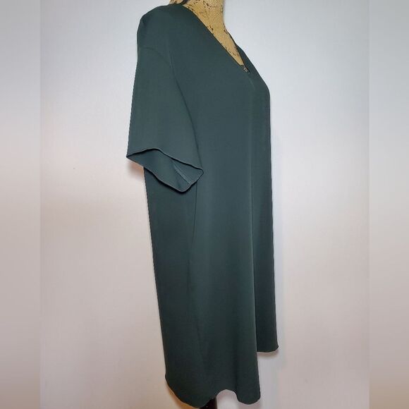 Aritzia Babaton Aaron Hunter Green Short Sleeve V Neck Shift Dress Size S - Picture 5 of 12